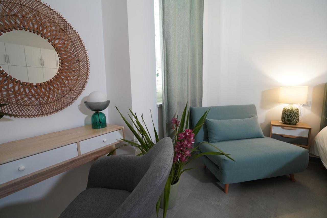 Cosmo 38 Luxury Apartments เนเปิลส์ ภายนอก รูปภาพ