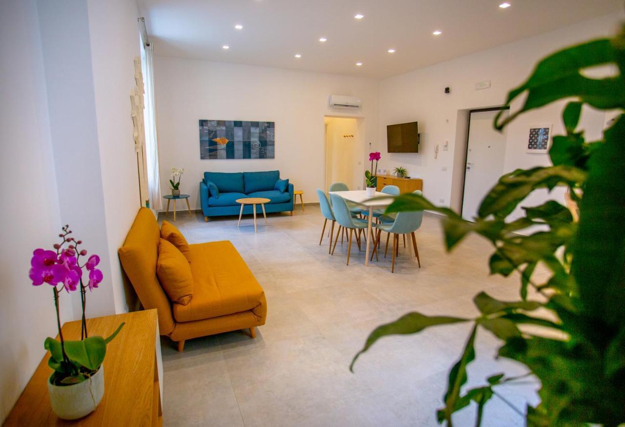 Cosmo 38 Luxury Apartments เนเปิลส์ ภายนอก รูปภาพ