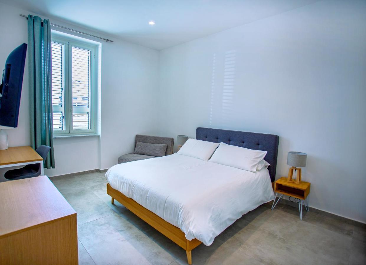 Cosmo 38 Luxury Apartments เนเปิลส์ ภายนอก รูปภาพ