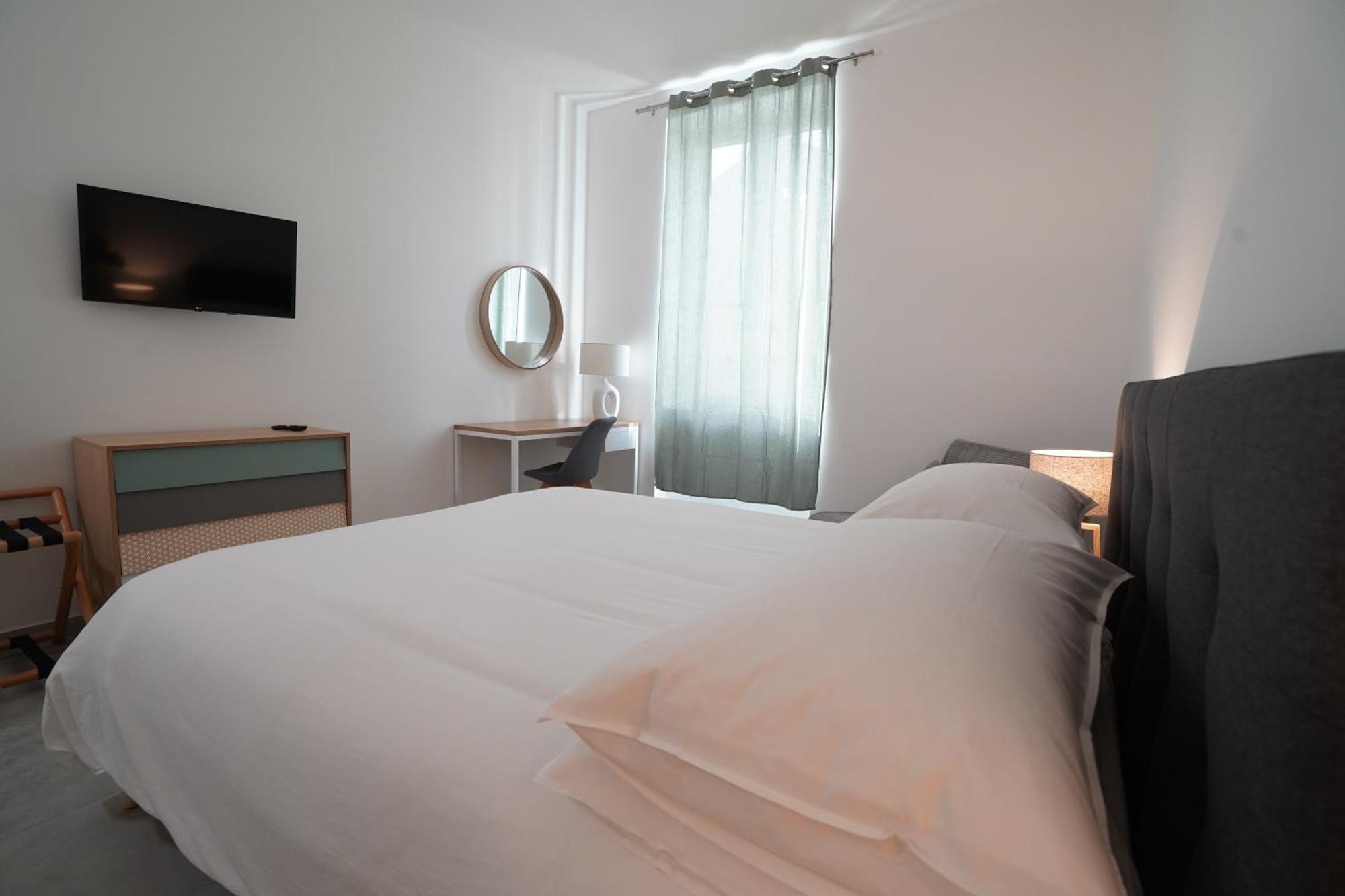 Cosmo 38 Luxury Apartments เนเปิลส์ ภายนอก รูปภาพ